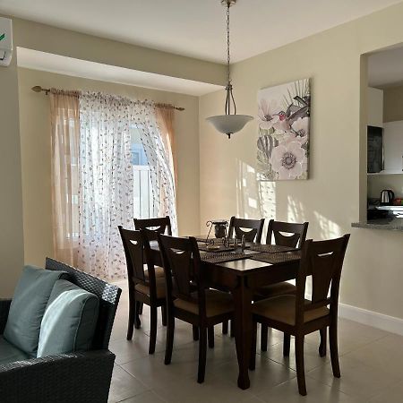 Seamist Villa @Oceanpointe Lucea Comfy 2Br W/Pool Gym & Parking ภายนอก รูปภาพ