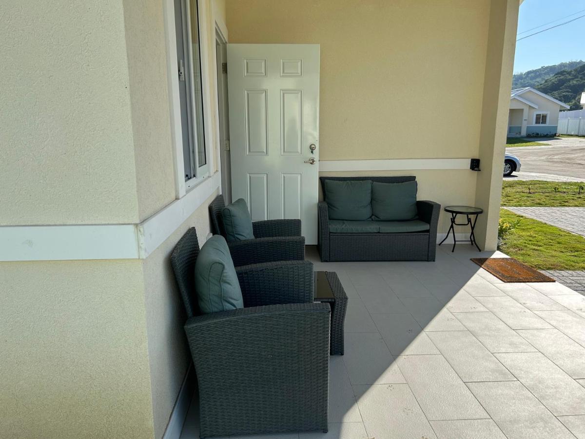 Seamist Villa @Oceanpointe Lucea Comfy 2Br W/Pool Gym & Parking ภายนอก รูปภาพ