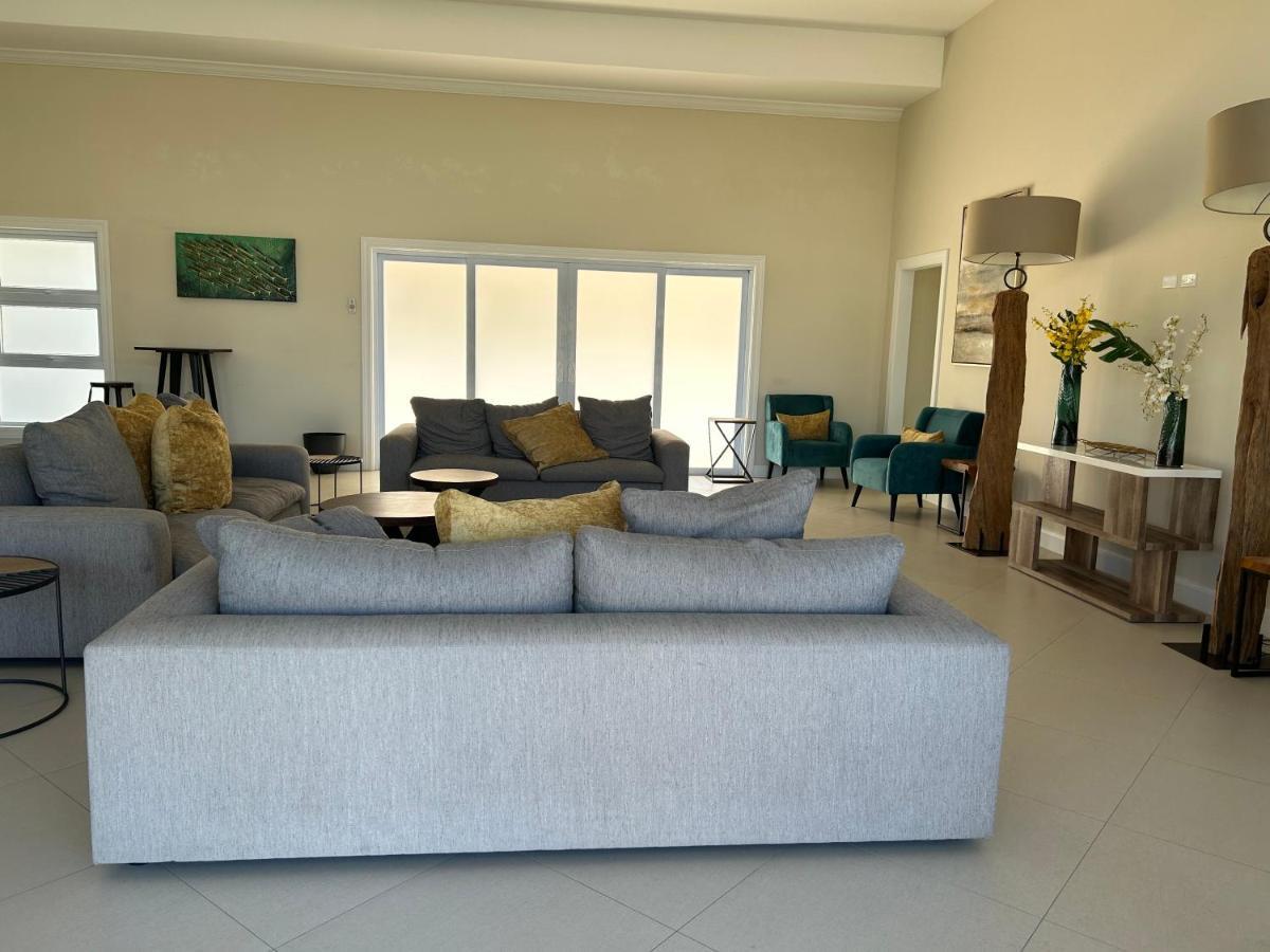 Seamist Villa @Oceanpointe Lucea Comfy 2Br W/Pool Gym & Parking ภายนอก รูปภาพ