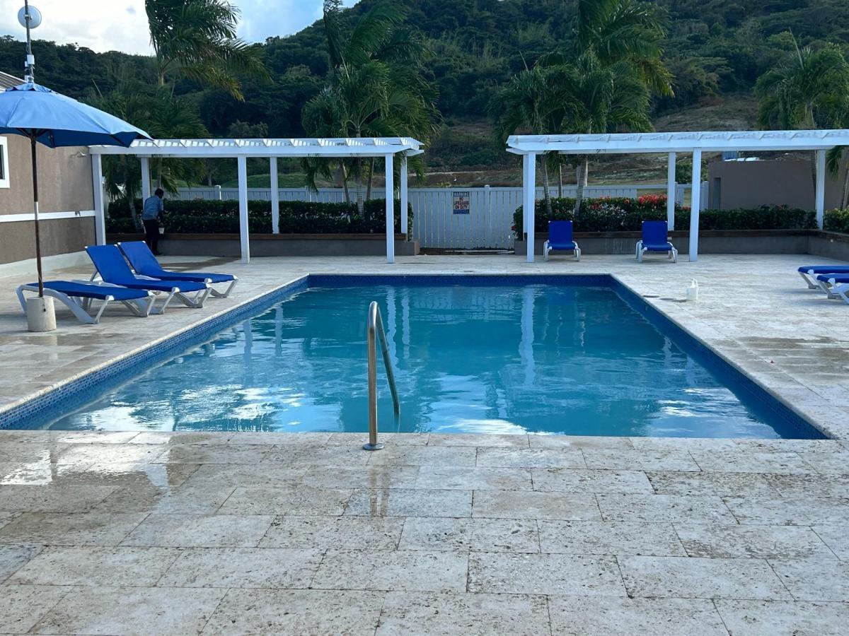 Seamist Villa @Oceanpointe Lucea Comfy 2Br W/Pool Gym & Parking ภายนอก รูปภาพ