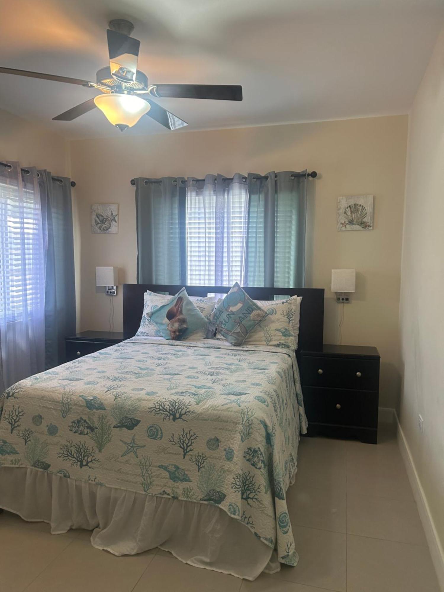 Seamist Villa @Oceanpointe Lucea Comfy 2Br W/Pool Gym & Parking ภายนอก รูปภาพ