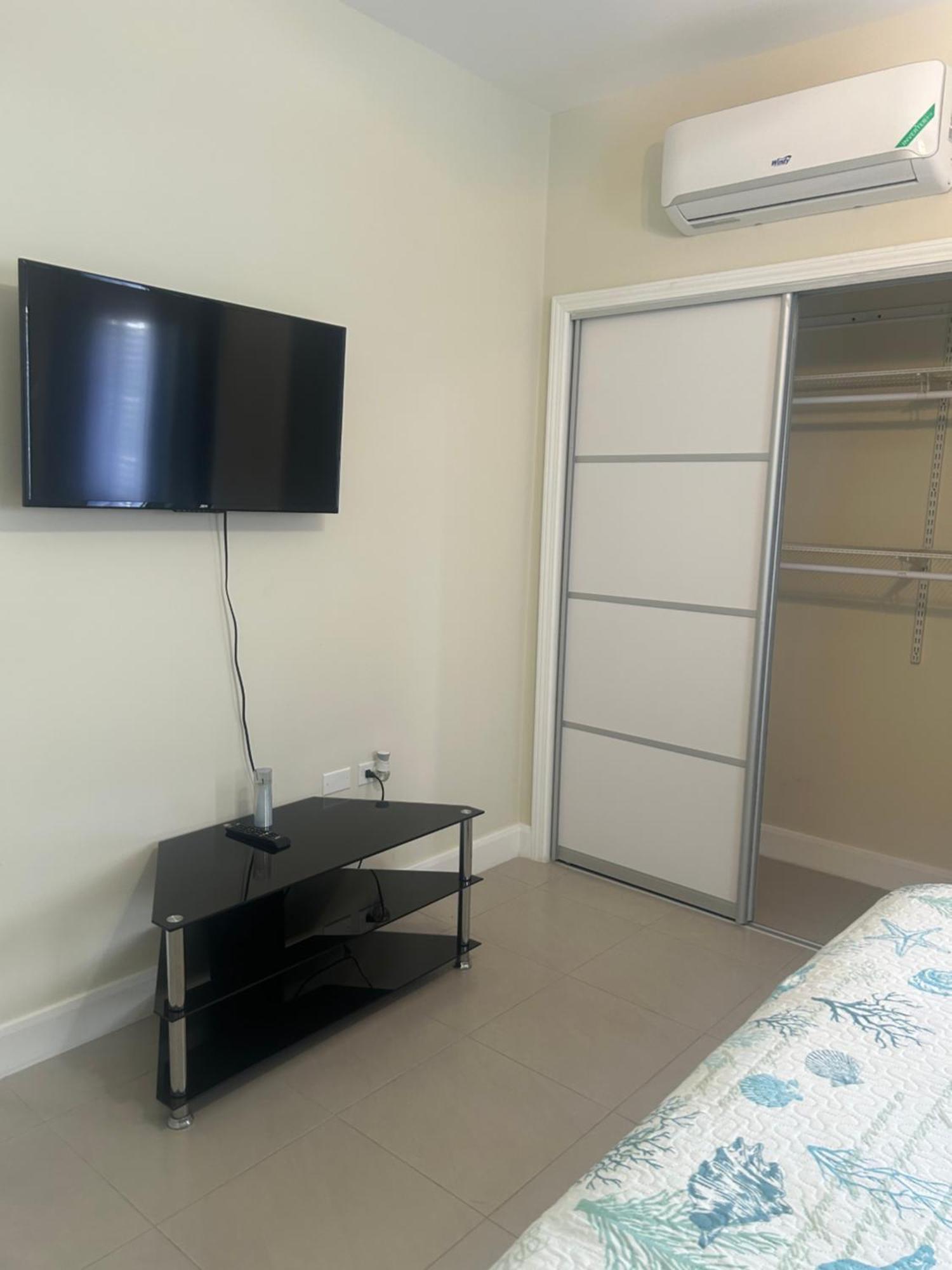 Seamist Villa @Oceanpointe Lucea Comfy 2Br W/Pool Gym & Parking ภายนอก รูปภาพ